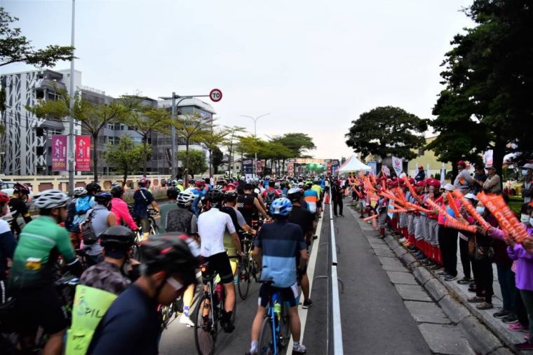 「96自転車系列賽—彰化讚！」雙向封省道創舉。官方提供