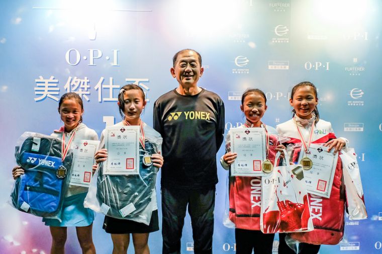 12歲女雙冠軍江采蓉／周品岑（右）、亞軍江妍妮／林叡希（左）。海碩整合行銷提供