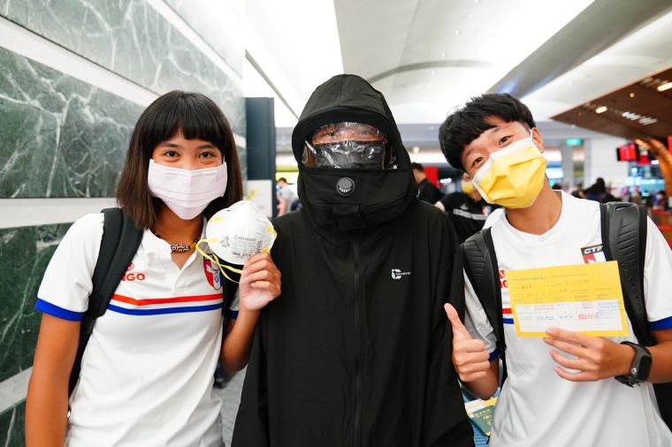 台灣女足出國防疫準備。足協提供