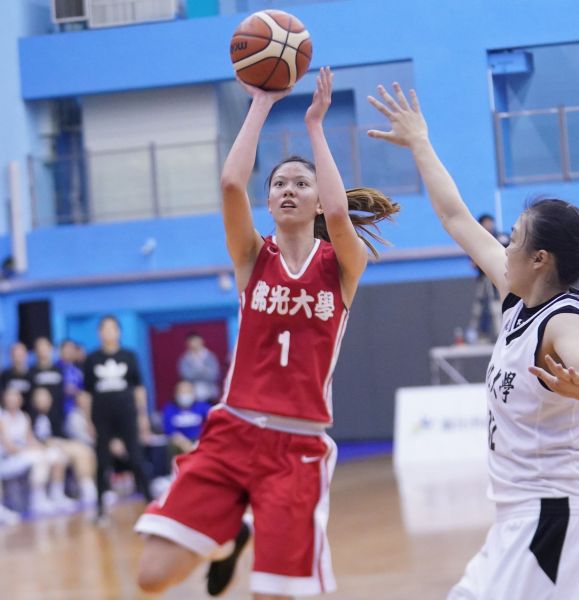 佛光劉昕妤拿下本季最多的14分、3籃板、2抄截。