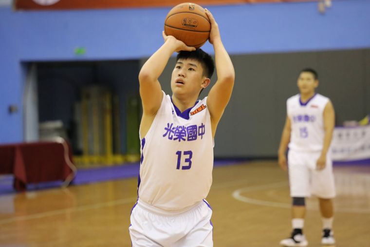 光榮張祐瑋生涯新高29分、15籃板，決賽第3場、本季5度「雙十」。大會提供
