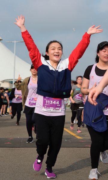 創作才女「Lala」徐佳瑩首次挑戰人生10K，特別謝謝主辦單位，讓她有機會與自己對話，希望下次還有機會能夠參與。中華民國路跑協會提供