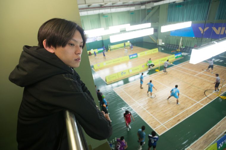 台北大學李穎成為了課堂作業認真看比賽／中華民國藤球協會