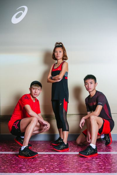 台灣菁英跑者(左起)張智銓、蘇鳳婷、陳威廷相信ASICS METARIDE將帶領他們突破極限 WIN THE LONG RUN。亞瑟士提供