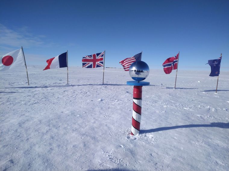 台灣首支南極長征隊成功抵達南極點。