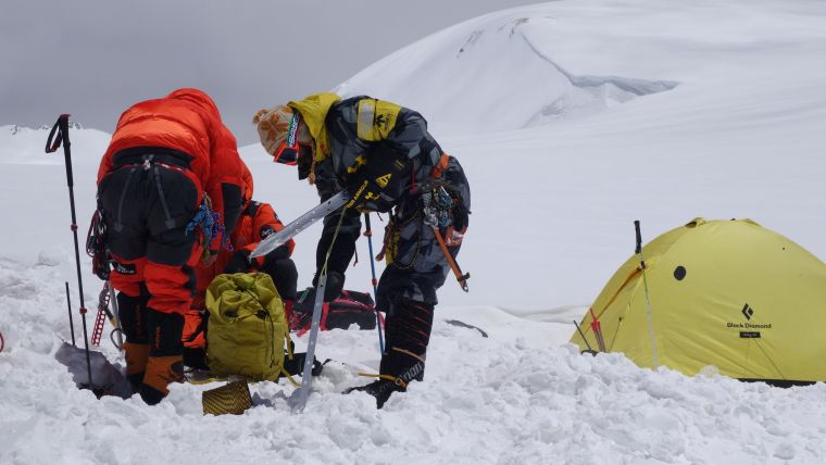 呂忠翰友人義大利-西莫尼，知名登山家，2108不幸罹難。