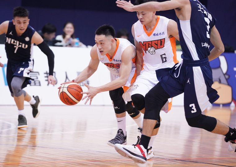 國體隊長楊盛硯繳出11分、6籃板、4助攻、3抄截。