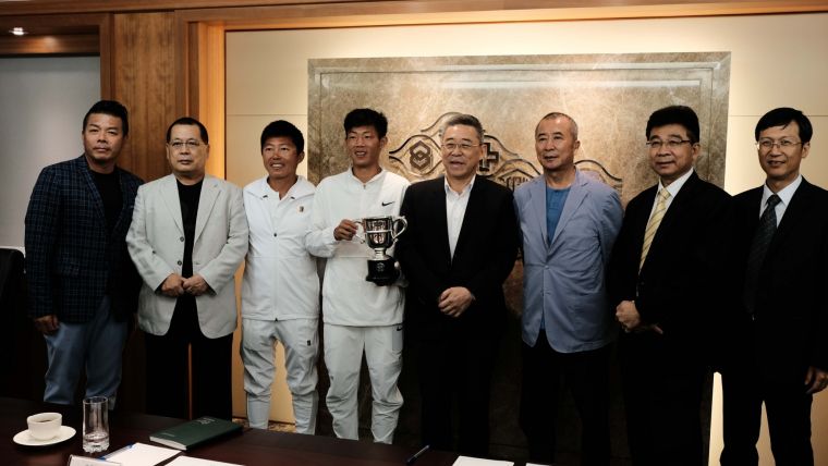 網球協會理事長廖裕輝(右三)、秘書長劉中興(左一)一同出席拜訪行程。 海碩整合行銷提供