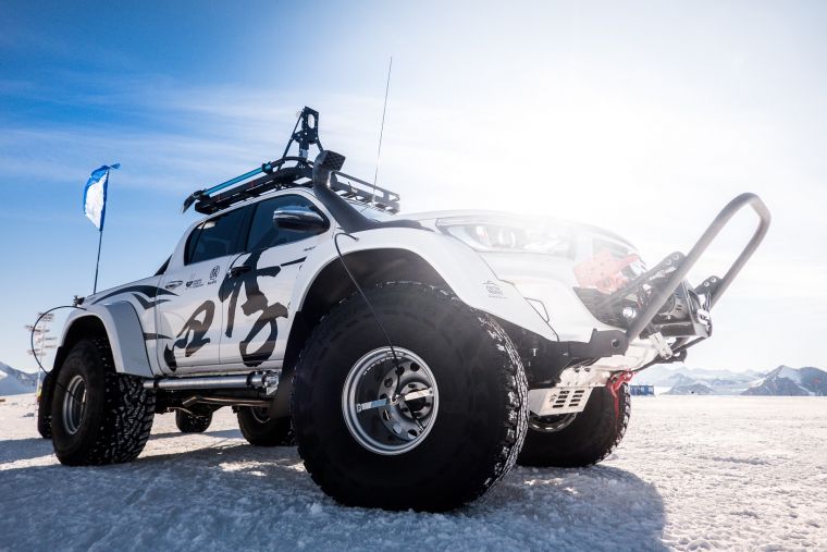 肩負運輸補給任務的極地越野車「四季號」首度公開亮相。大會提供