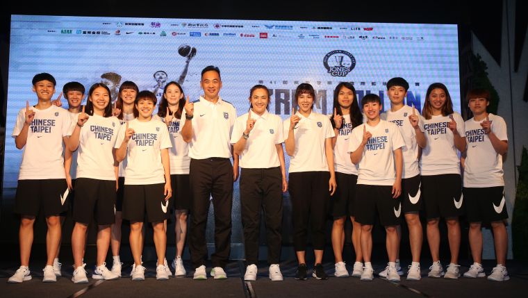 中華女白隊則是拿坡里世大運國家隊成員。李天助攝