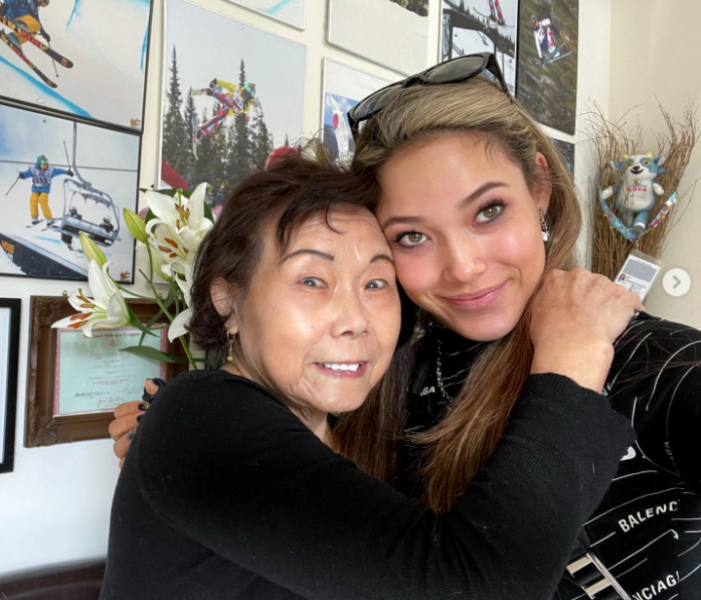 谷愛凌的母親是中國滑雪教練。摘自谷愛凌IG