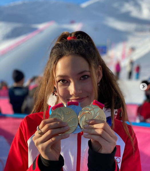 谷愛凌在2020年冬季青年奧運會自由式滑雪奪2金。摘自谷愛凌IG