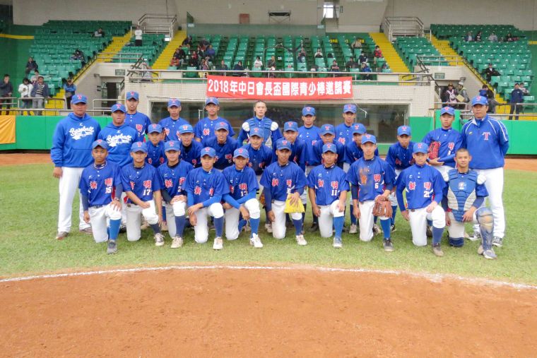 桃園市新明國中拿下本屆會長盃台灣組冠軍。