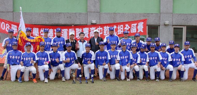 中華中學獲得108學年度高中軟式組全國賽冠軍。大會提供