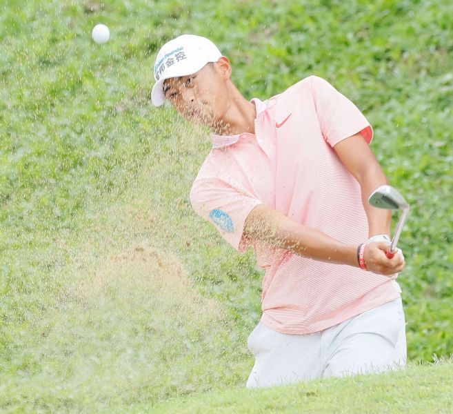 王偉軒以兩回合總桿138桿(-6)奪職業生涯首冠。葉勇宏攝影