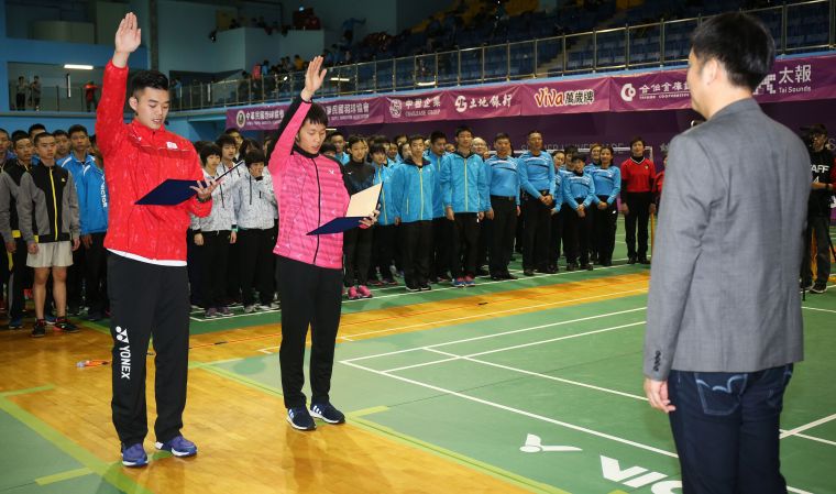 王齊麟(左)李洋代表選手宣誓。李天助攝