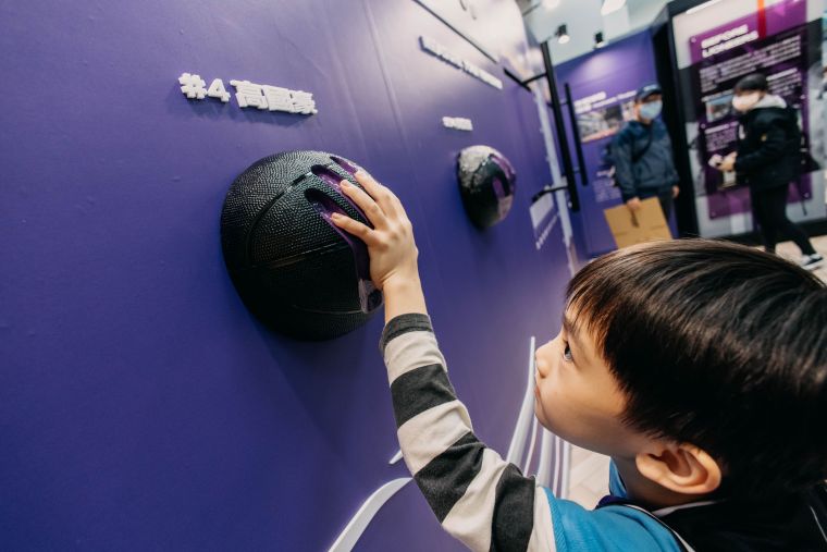 球星互動區設有球星高國豪與吳岱豪手印籃球。官方提供