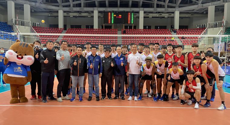 男子對抗賽全體合照。中華民國排球協會提供