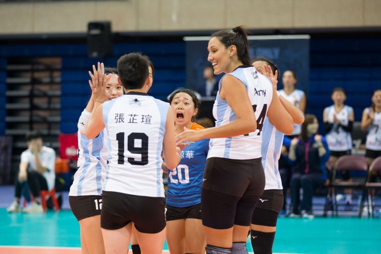 臺北鯨華以直落3取得企聯16年女排首勝。中華民國排球協會提供