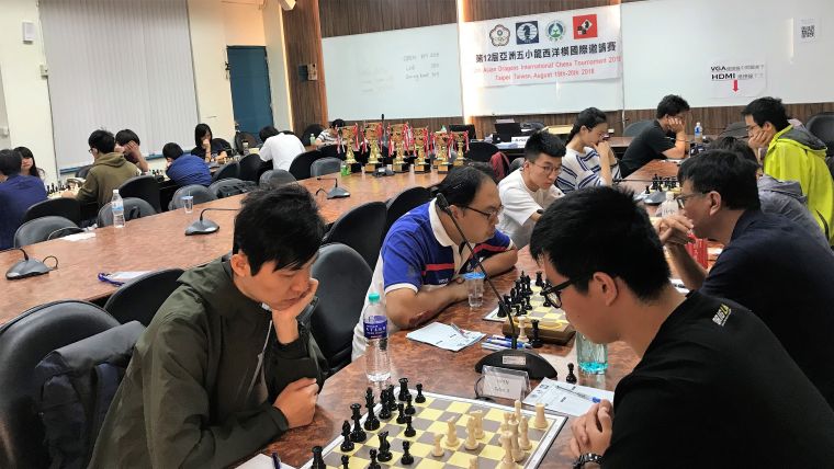 參賽選手莫不聚精會神對弈／中華民國西洋棋協會提供