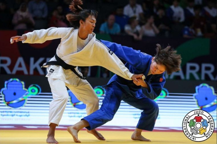 許琳宣(左)可惜在金牌戰落敗屈居銀牌。摘自世界柔道總會官網