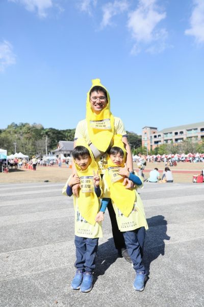 跑者著香蕉裝扮參與旗山馬。大會提供