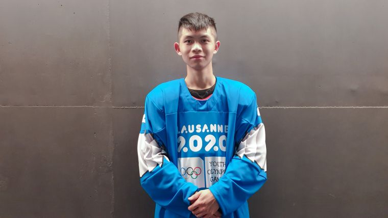 身為中華冰球隊中最年長的陳致元，今日為藍隊貢獻3次助攻，可惜最終以8比9不敵灰隊落敗。中華奧會提供