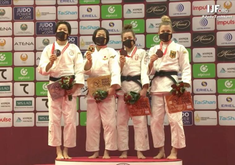 台灣東奧選手連珍羚(左1)奪下銀牌。摘自連珍羚臉書