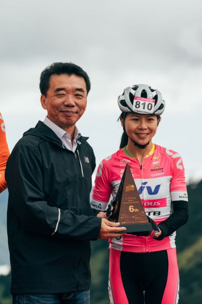 陳姿吟(右)二度拿下國內后冠。中華民國自行車騎士協會提供
