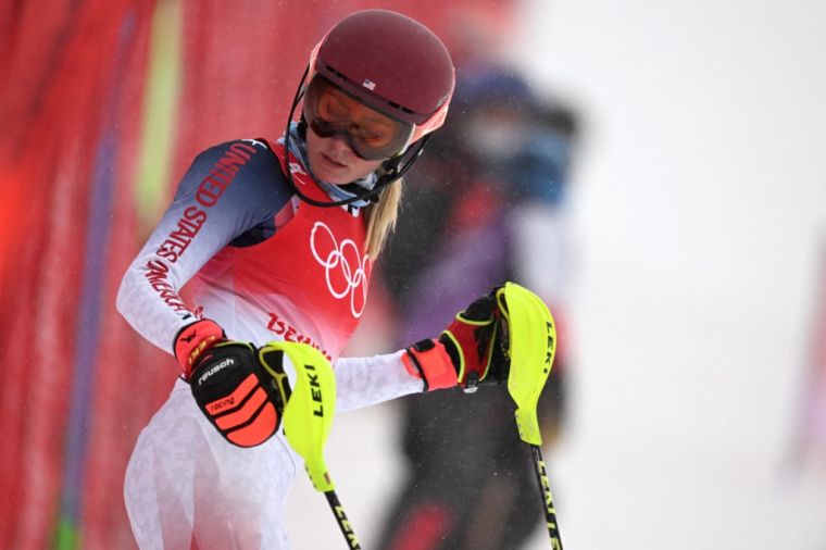 美國滑雪回轉賽天后雪弗林本屆冬奧參加5項個人賽卻一面獎牌都沒得。（法新社）