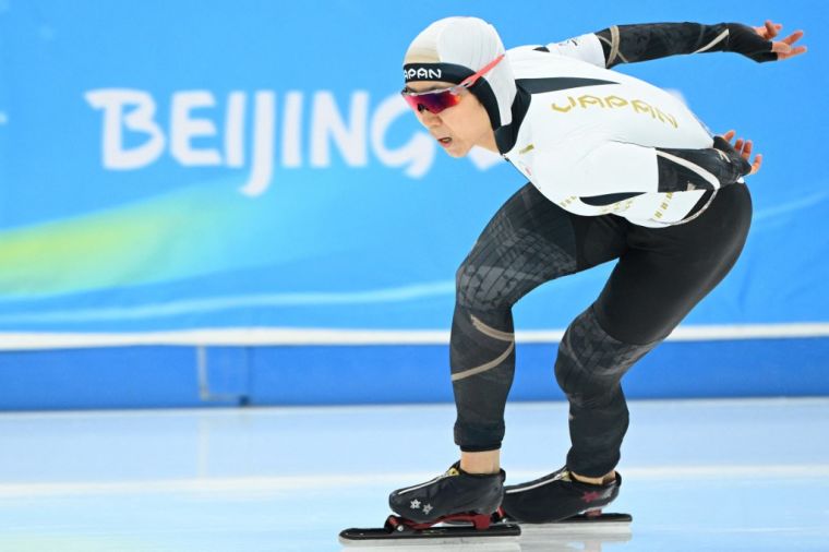 日本老將高木美帆在北京冬奧1000公尺競速賽中破紀錄摘金。（法新社）