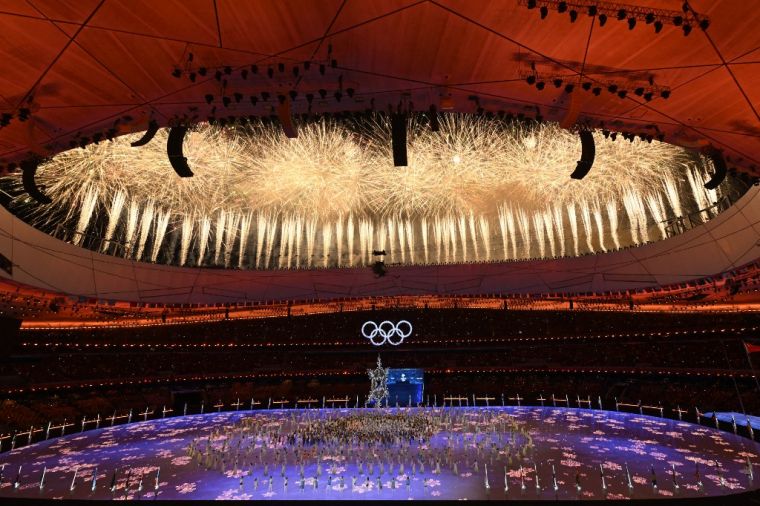 北京冬奧在國家體育場「鳥巢」舉行閉幕典禮。（法新社）