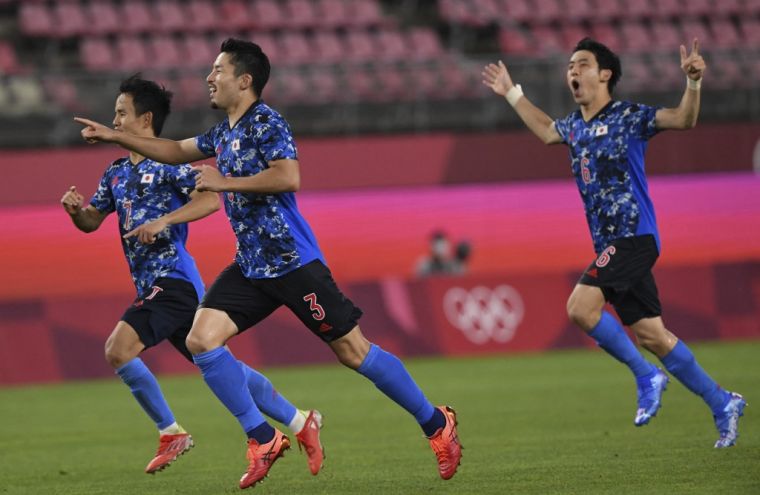 日本男足在8強賽,通過PK戰韓敗紐西蘭晉級4強。（法新社）
