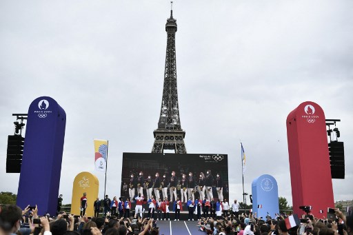 東奧閉幕同時在巴黎前舉辦接棒大會。法新社
