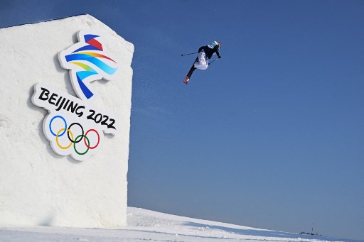 美國滑雪選手寇比·史蒂文森（Colby Stevenson）在男子大跳台自由式滑雪奪銀。法新社