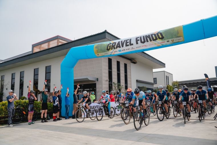 Gravel Fundo 2022首發賽事今(3/19)日於台南KS單車公園出發。輪動台灣運動協會提供