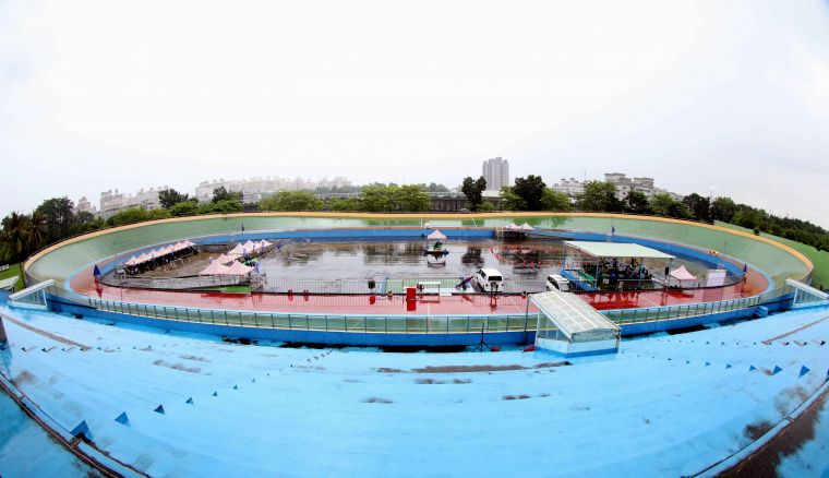 一場大雨使得108年全國自由車場地錦標賽下午賽程全部泡湯。中華民國自由車協會／提供。
