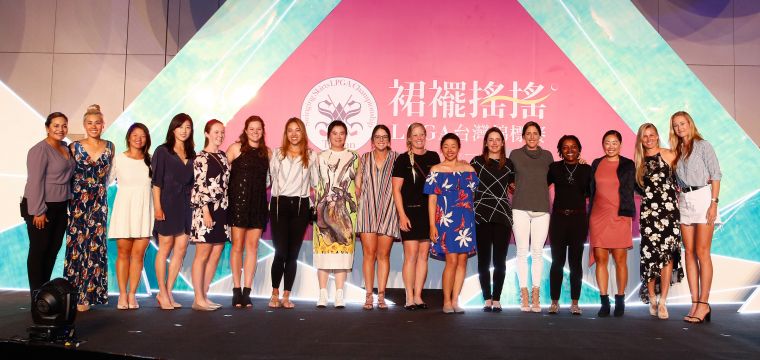 裙襬搖搖LPGA台灣錦標賽晚宴，選手各穿著有別於球場的打扮亮相。大會提供