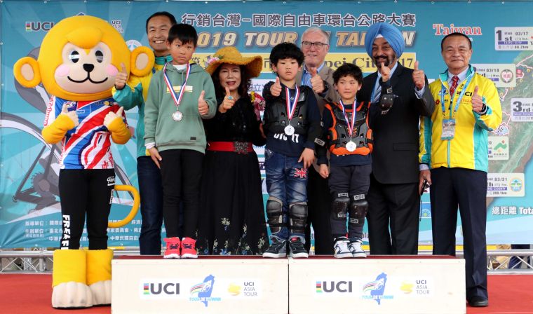 2019年國際自由車環台公路大賽滑步車賽頒獎。中華民國自由車協會／提供。