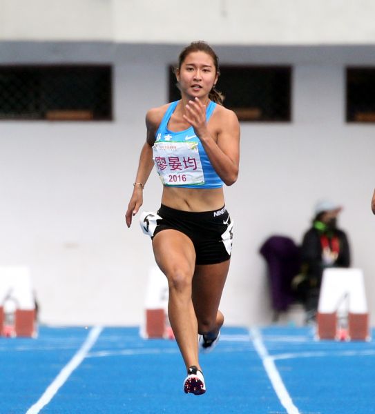 廖晏均以11秒76，首度拿下全運女子一百公尺金牌。林嘉欣／攝影。