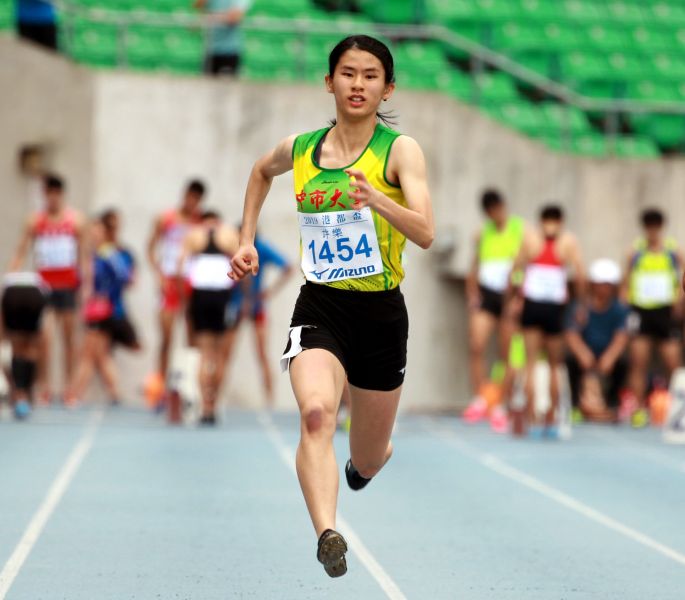 許樂奪港都盃國女一百公尺冠軍。林嘉欣／攝影。