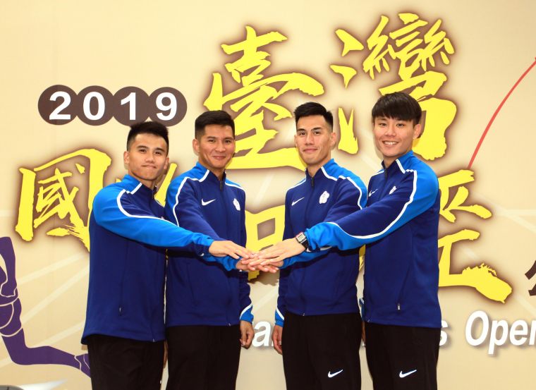中華接力F4魏泰陞(左起)、王偉旭、楊俊瀚和鄭博宇將續拼奧運門票。林嘉欣／攝影。