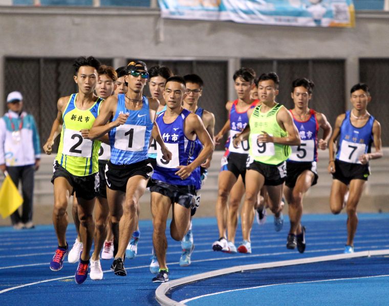 全運男子1500公尺競爭激烈。林嘉欣／攝影。