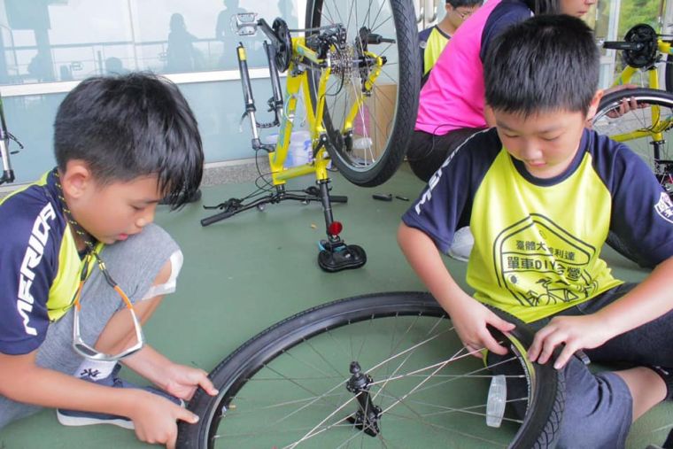 學員將可學習補破胎、拆裝車輪等實用的單車基礎DIY組裝要領。美利達提供