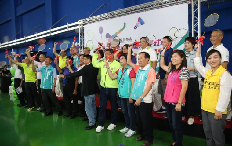 鳳西羽球館舉行啟用儀式暨2018年第九屆高雄港都盃全國羽球錦標賽開幕典禮。高雄市體育處提供