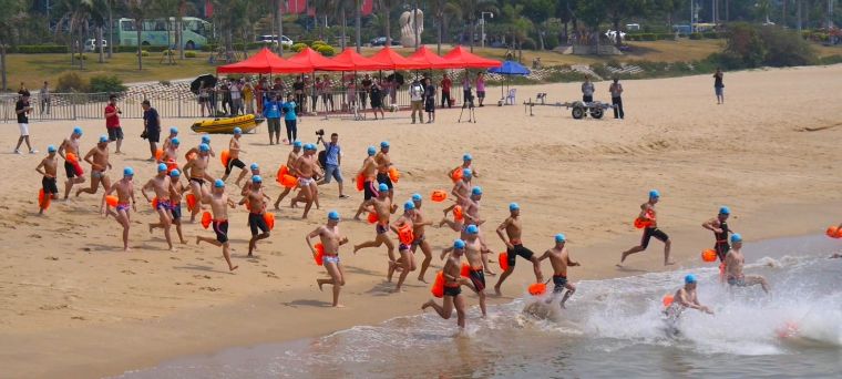 2018金廈海域泳渡全球華人接力公開賽吸引各地200名好手一同參與盛事。主辦單位提供