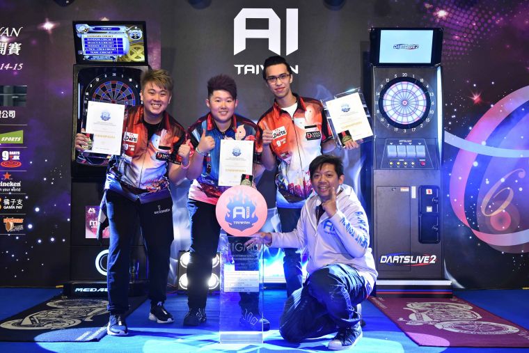 2018AI來自香港的國家代表隊（左起）梁文洛、莫兆彤及余子安取得國家代表隊對抗賽冠軍。