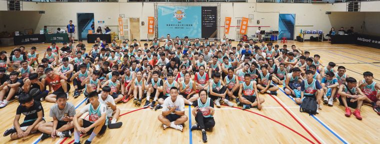 2019摩曼頓天王盃三對三籃球賽今(4日)於國立台北教育大學正式點燃戰火，吸引將近3千名好手參戰，爭取新一代「天王」寶座。主辦單位提供