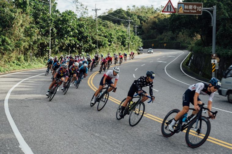 花蓮太平洋盃系列，共計有超過450位車友共同參與。中華民國自行車騎士協會提供