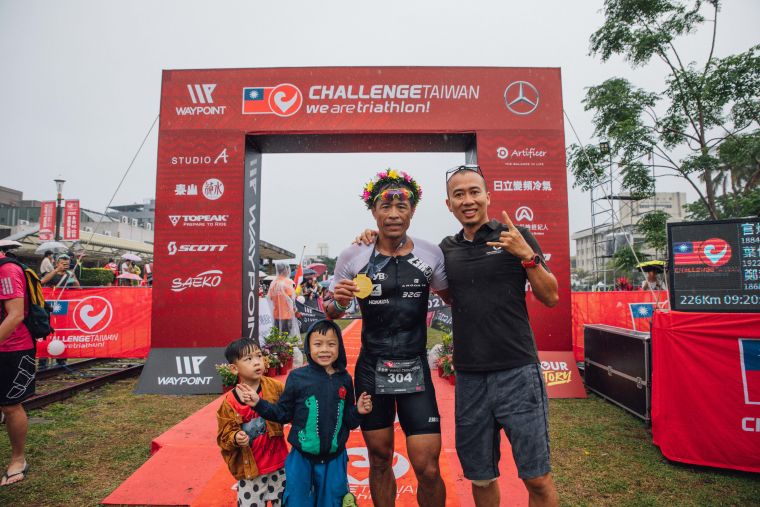 2021 Challenge Taiwan - (右二)226公里項目 最強士官長王金晴發威奪得第一.Challenge Family亞太區執行長羅威士 Jovi。官方提供